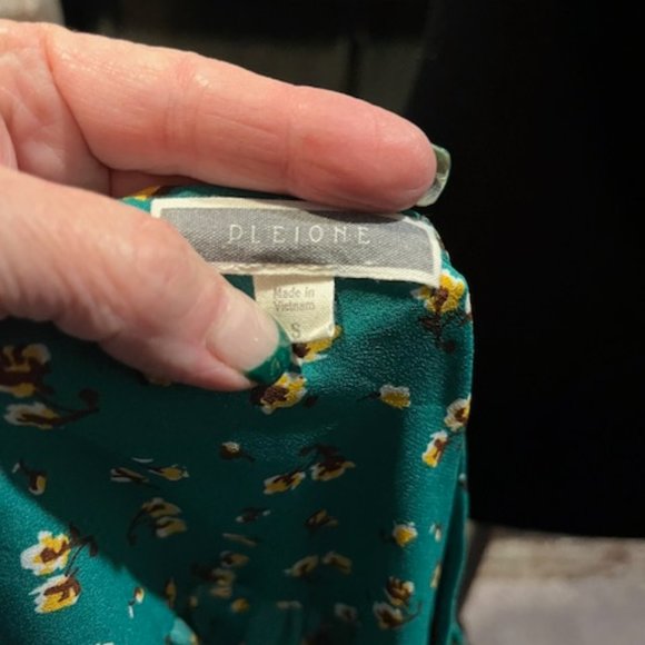 Green Spring Blouse - Picture 2 of 2